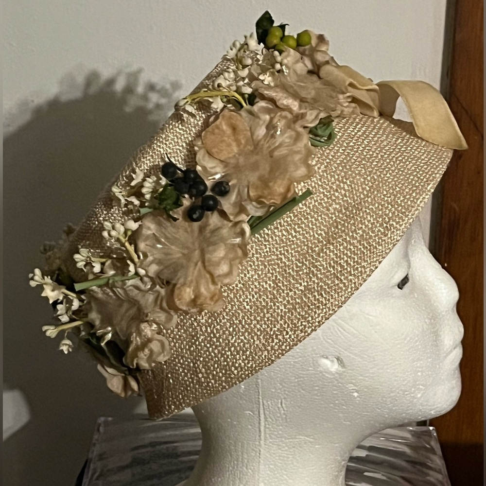 Vintage MCM Floral embellished Beige cream woven straw bucket hat velvet ribbon